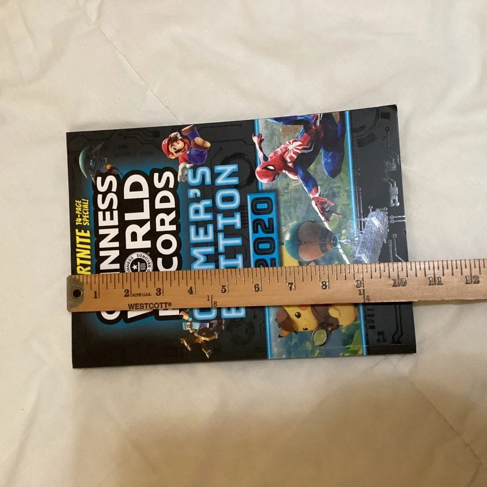Guinness World Records Gamers Edition 2020 Fortnite Pokemon Book & Cards (200)